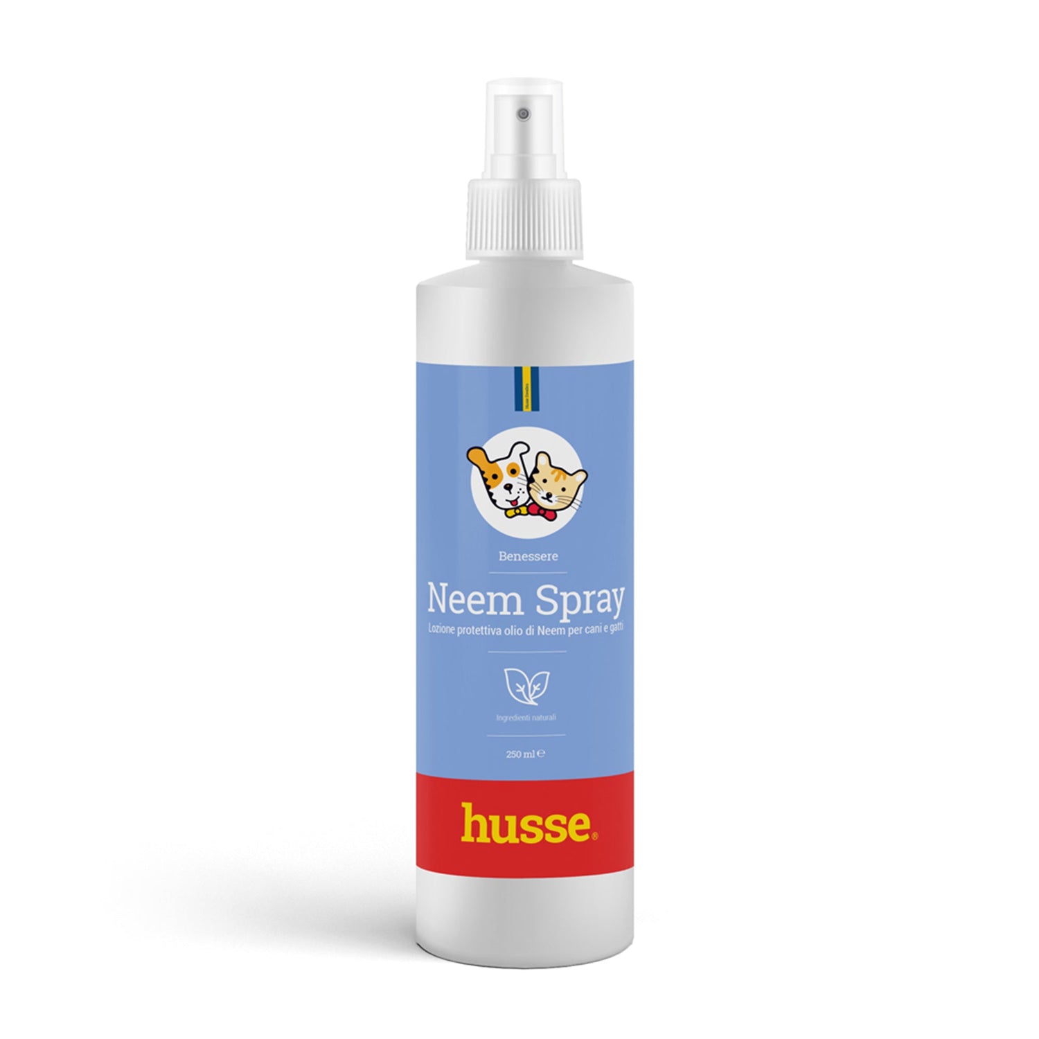 Husse Neem Spray num frasco branco com rótulo azul, oferecendo proteção suave para o seu cão ou gato.