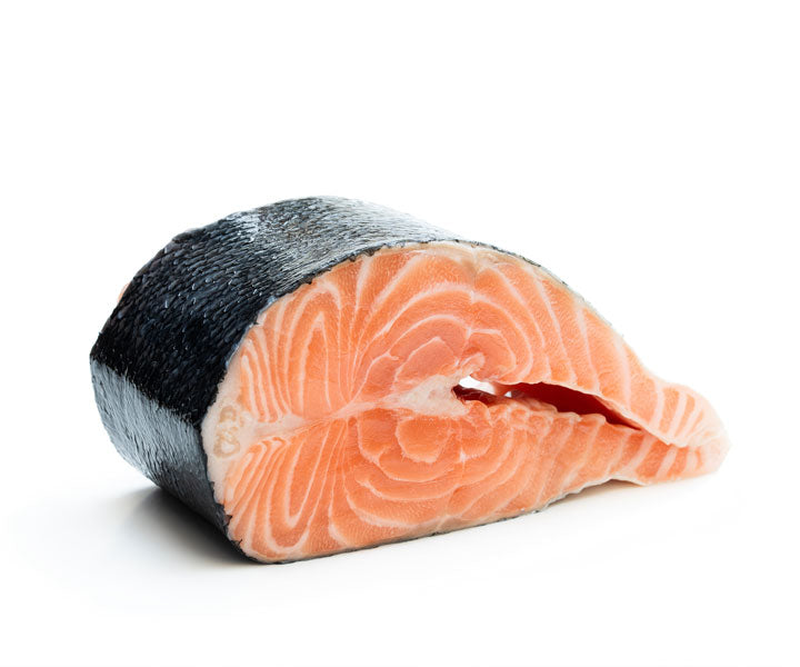 Raw salmon fillet rich in omega-3, used as a protein source in Husse recipes
